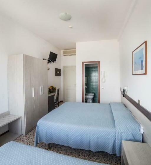 اتاق استاندارد سه نفره, Europa