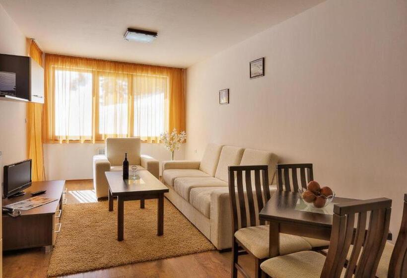 شقة غرفة واحدة, Forest Nook Apart