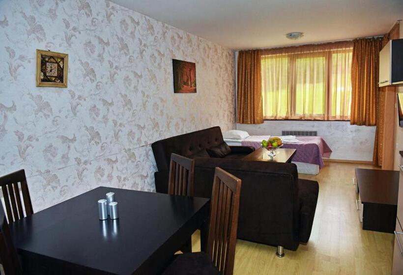 شقة غرفة واحدة, Forest Nook Apart