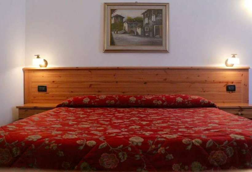 חדר סטנדרט עם מרפסת, Garnì Lago Alpino