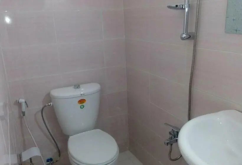 اتاق استاندارد یک نفره, Hamoudah