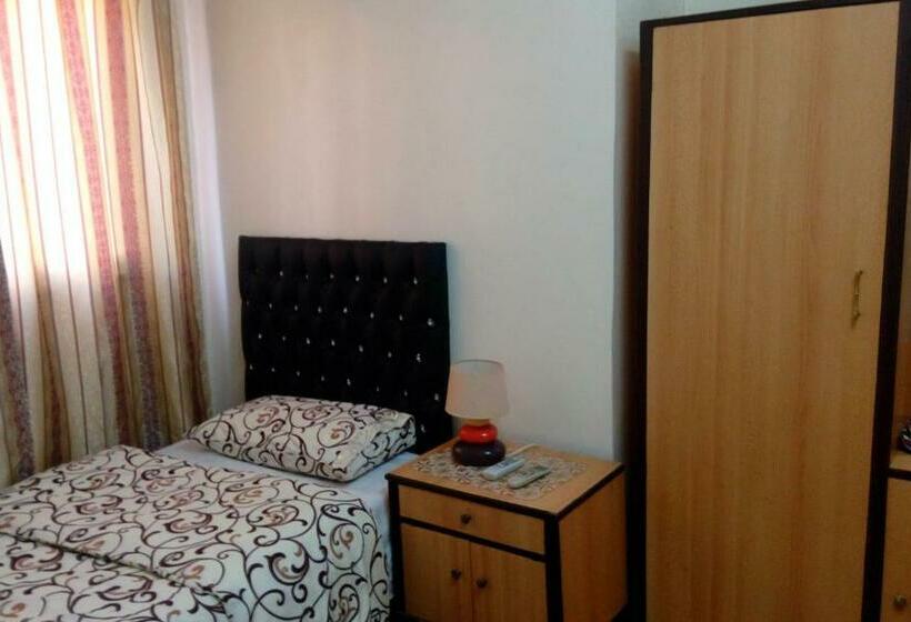 اتاق استاندارد یک نفره, Hamoudah