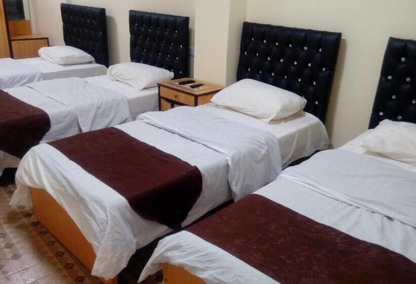 اتاق استاندارد چهار تخته, Hamoudah