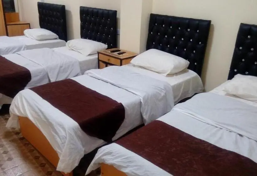 اتاق استاندارد چهار تخته, Hamoudah