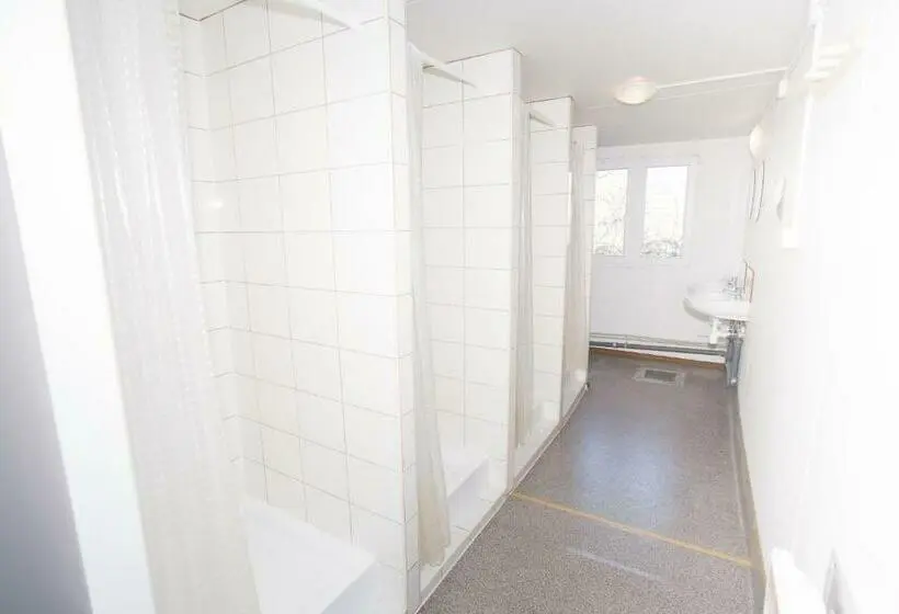 Vuode Makuusalissa, Hostel Metro