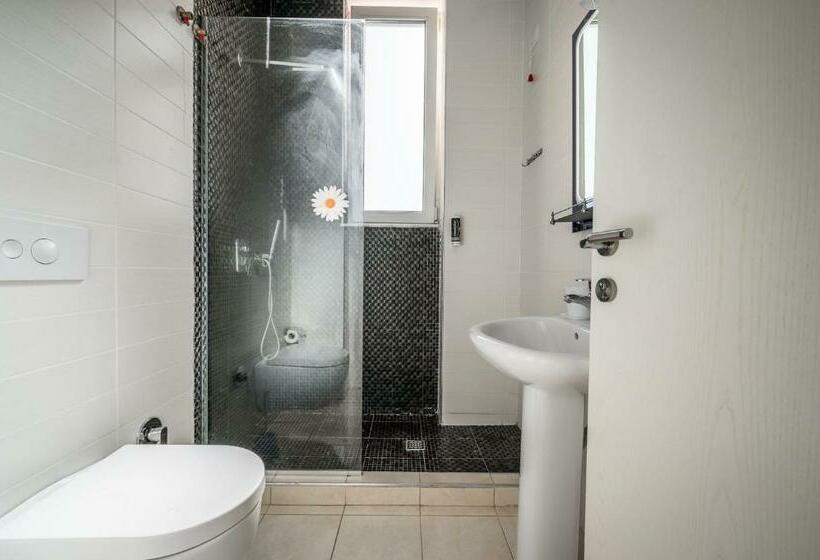 סוויטה דלוקס, Kamomil