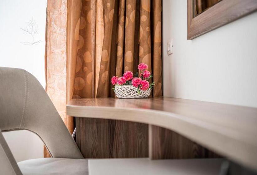 סוויטה משפחתית, Kamomil