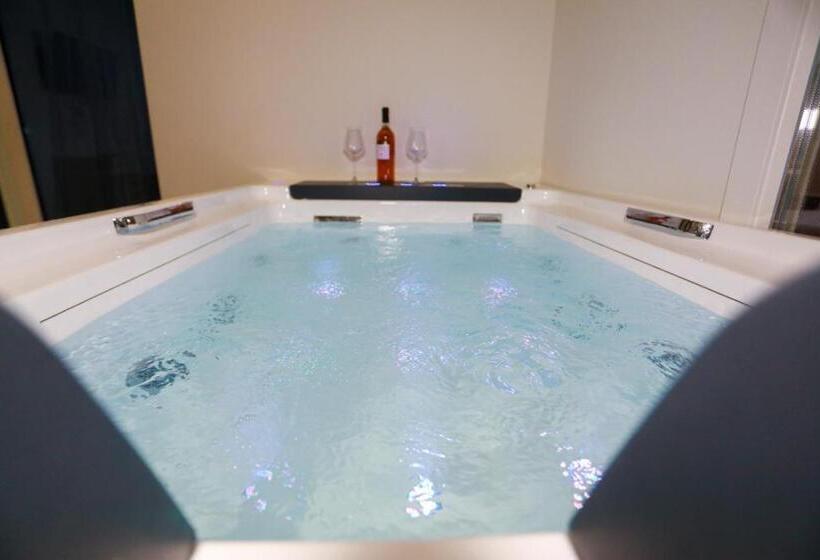 חדר סטנדרט עם ג'קוזי, Kamomil