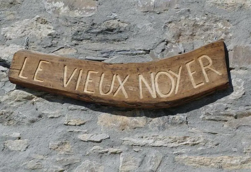 Huoneisto 3 Makuuhuonetta, Le Vieux Noyer   Appartamenti Al Verde Villaggio Di Rumiod