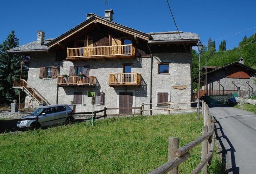 Апартаменты 3 Спальни, Le Vieux Noyer   Appartamenti Al Verde Villaggio Di Rumiod