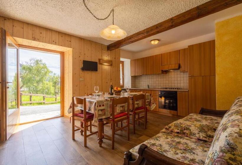 Апартаменты 3 Спальни, Le Vieux Noyer   Appartamenti Al Verde Villaggio Di Rumiod