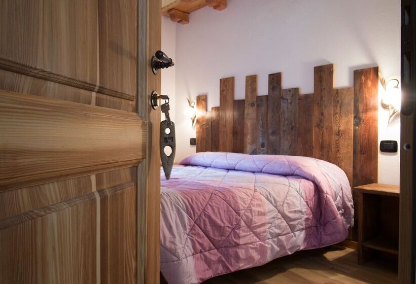 Quarto Estandar Vista Montanha, Le Vieux Noyer   Appartamenti Al Verde Villaggio Di Rumiod