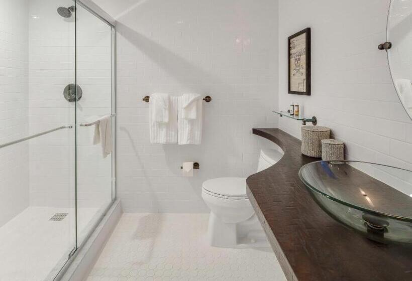 جناح سرير كينج, Plunge Beach Resort