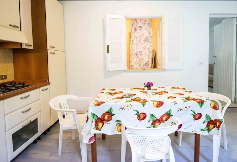 חדר משפחתי, Resort Rocca Di Vadaro