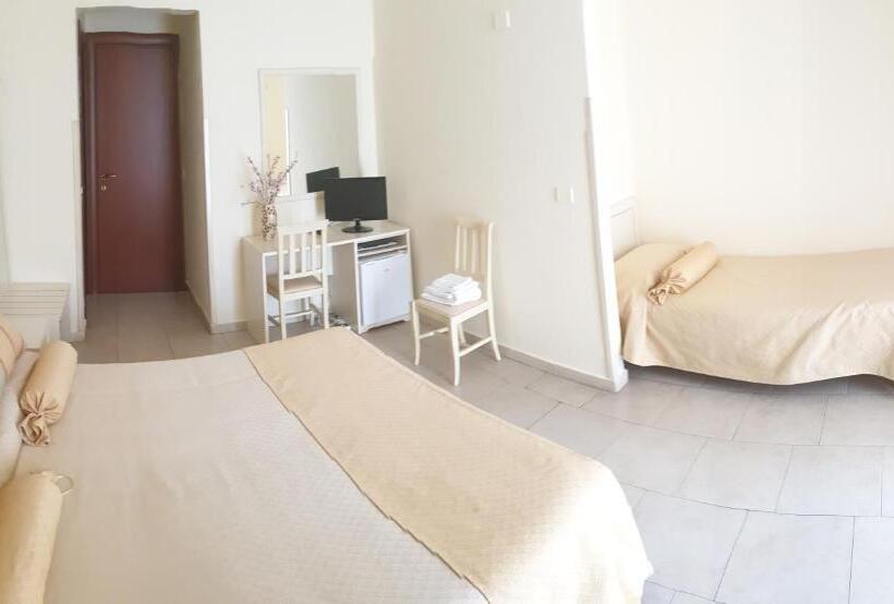 스탠다드 트리플 룸, Rs San Sebastiano Holidays