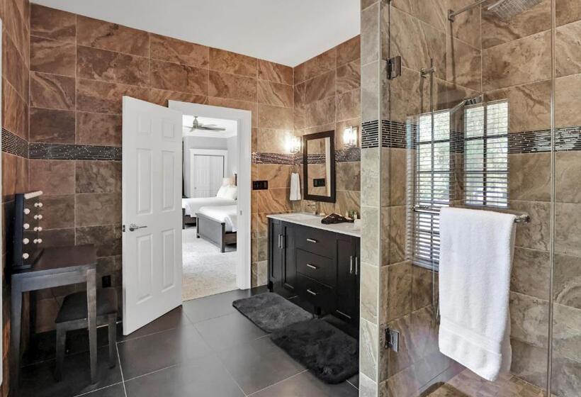 プレミアムスイート, Somerset A Private Retreat