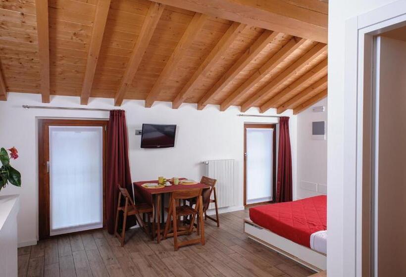 スタンダードスタジオ, Tenuta Le Sorgive Agriturismo