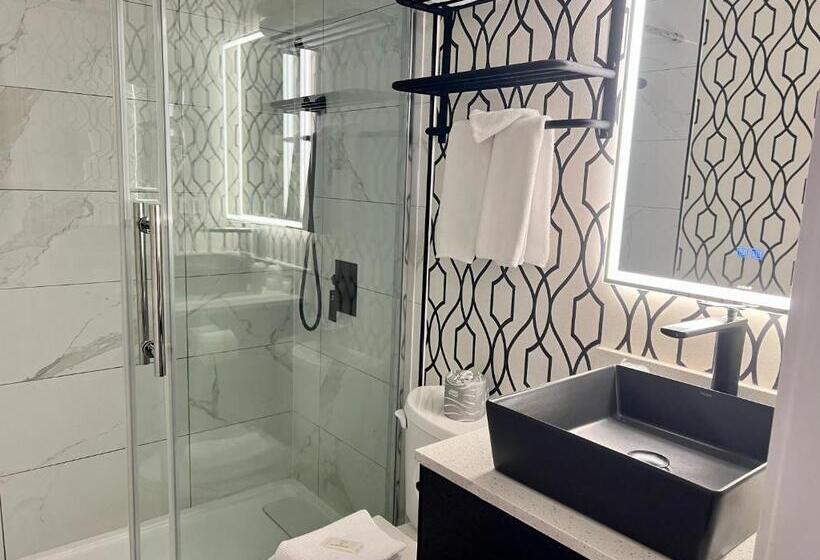 スイート(家族用), The Spot