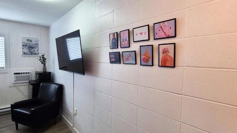 スタンダードルーム, The Spot