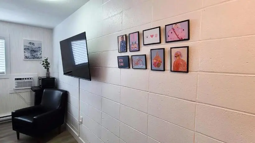 اتاق استاندارد, The Spot