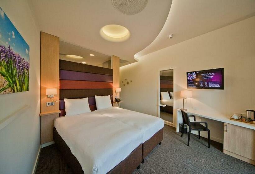 标准单人间, Udens Duyn