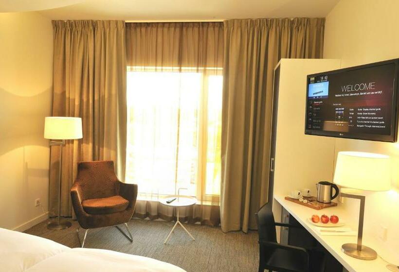 标准单人间, Udens Duyn