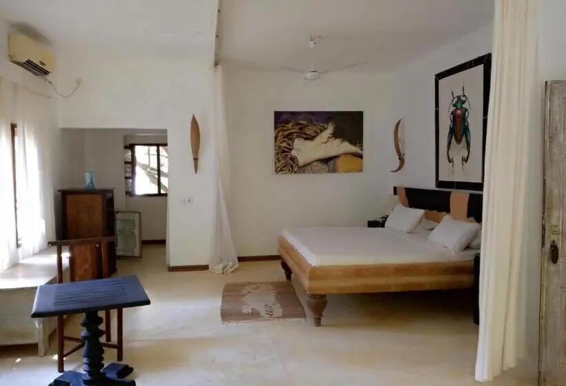 سوییت سوپریور, White Elephant Sea Lodge