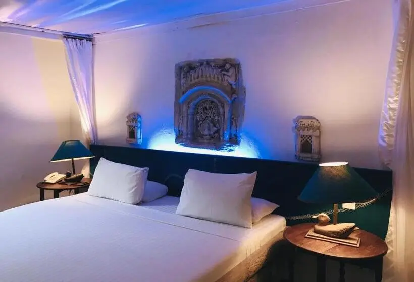 سوییت جونیور, White Elephant Sea Lodge