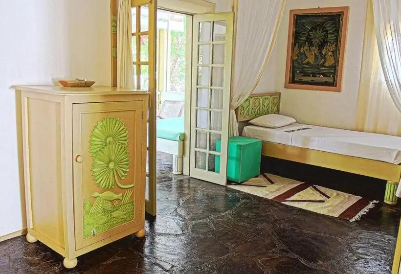 اتاق استاندارد سه تخته با بالکن, White Elephant Sea Lodge