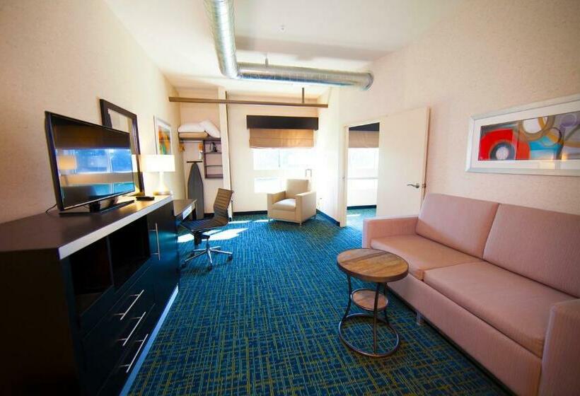 Deluxe Suite King Bed, Warehouse Hotel At The Nook