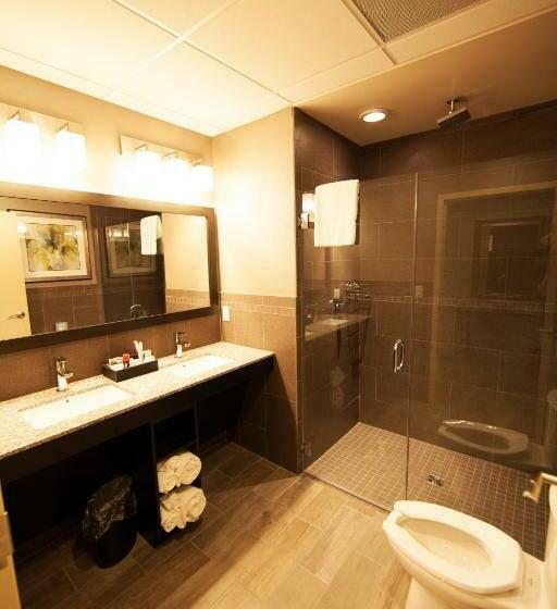 سوییت, Warehouse Hotel At The Nook