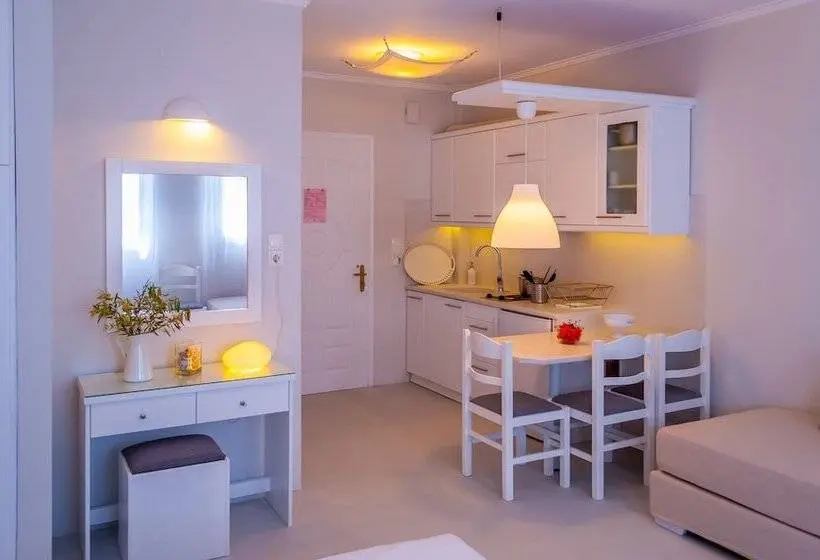 スイート, Anita Rooms & Suites Milos