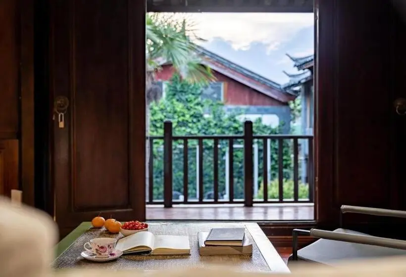 スーペリアースイート, Jun Bo Xuan Boutique