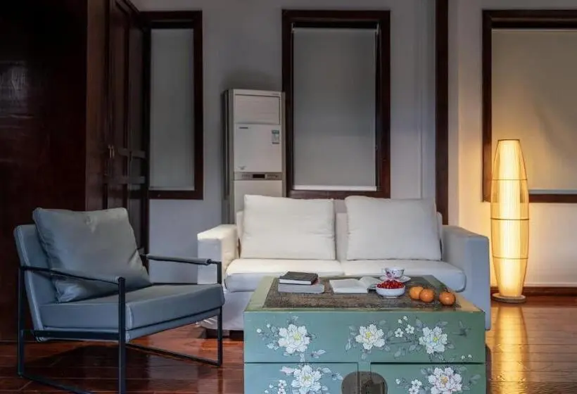 スーペリアースイート, Jun Bo Xuan Boutique