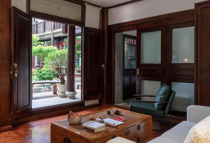 سوییت سوپریور, Jun Bo Xuan Boutique