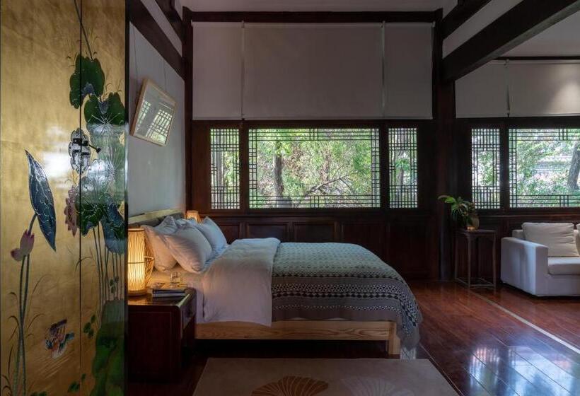 سوییت خانوادگی, Jun Bo Xuan Boutique