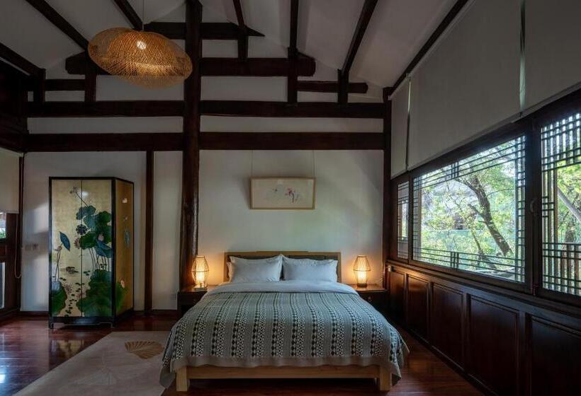 سوییت خانوادگی, Jun Bo Xuan Boutique