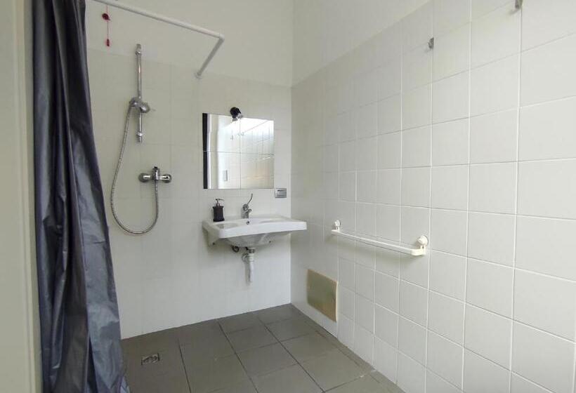 Номер Economy, Lake Como Beach Hostel