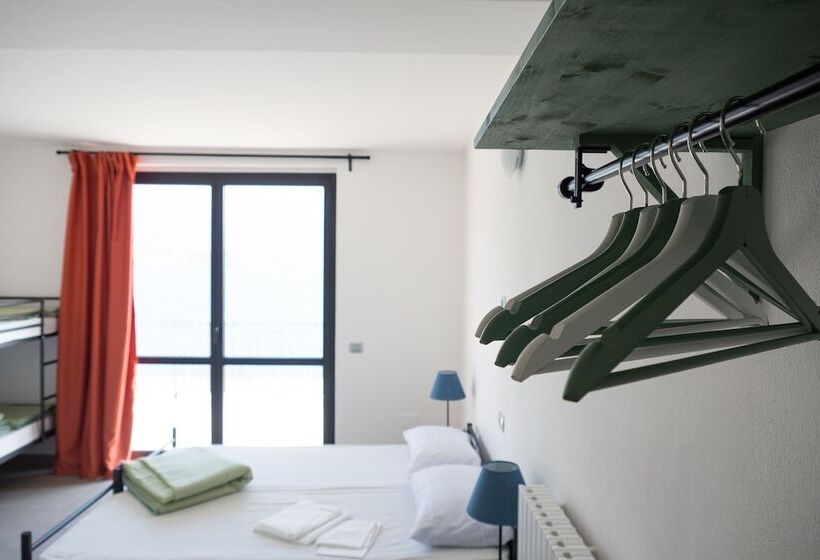 Семейный Номер, Lake Como Beach Hostel