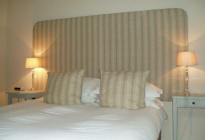 豪华房间, Warwick Hall