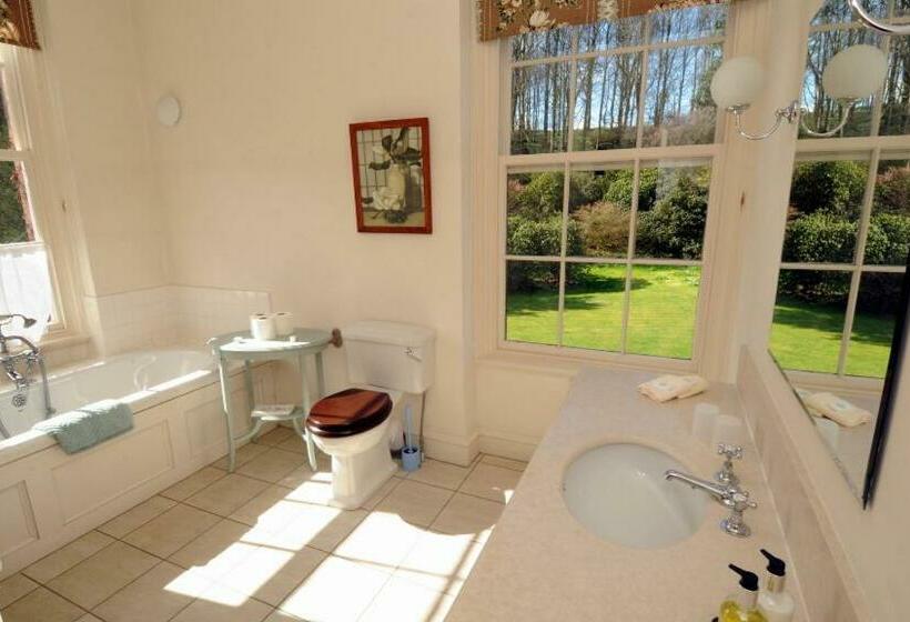 带大床的标准间, Warwick Hall