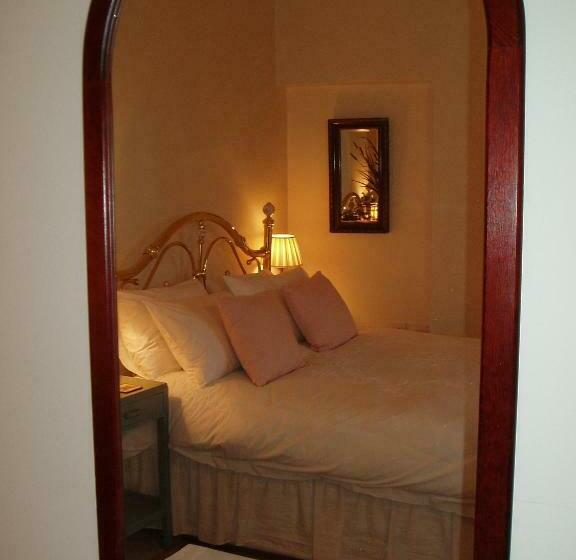 套房带园景, Warwick Hall