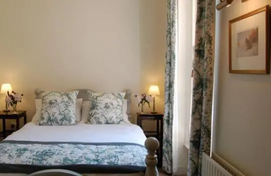 スイート, Warwick Hall