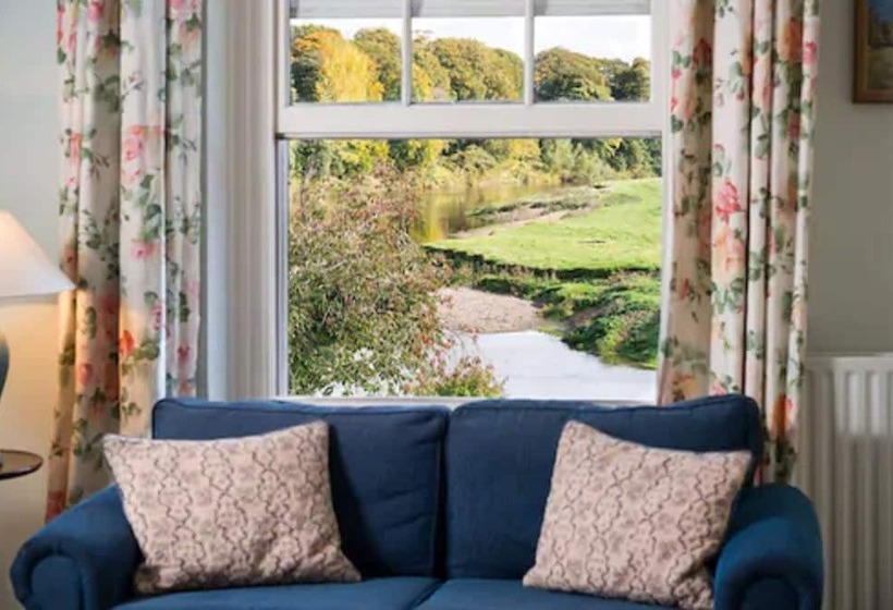 套房, Warwick Hall