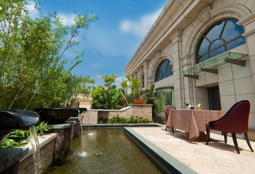 스탠다드 룸, Elong Me