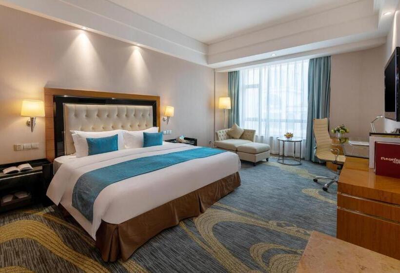 디럭스 룸, Elong Me