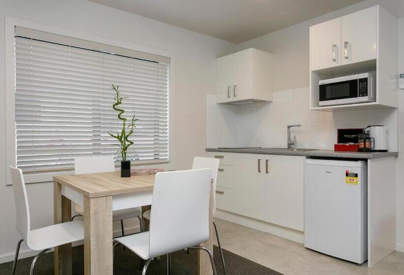 キングサイズベッドのスイートルーム, Acacia Lake View Motel