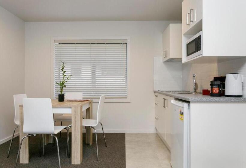 キングサイズベッドのスイートルーム, Acacia Lake View Motel