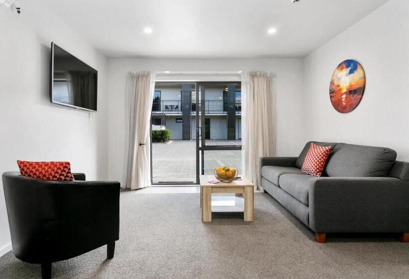 キングサイズベッドのスイートルーム, Acacia Lake View Motel