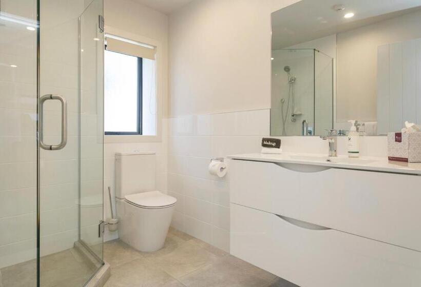 ファミリールーム, Acacia Lake View Motel